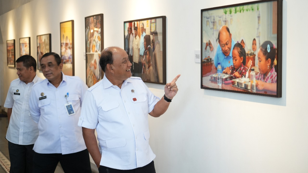 Kepala Badan Gizi Nasional Tapanuli Selatan Apresiasi Pameran Fotografi Satu Tahun BGN Tapanuli Selatan
